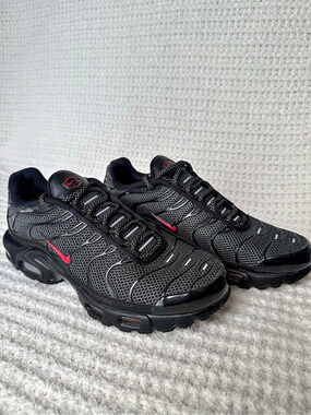 Nike Air Max Plus TN Black Red Reflective Sneakers Size 7.5